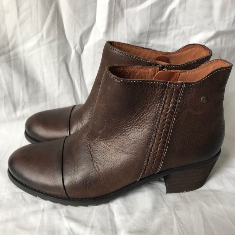 Pikolinos leather booties